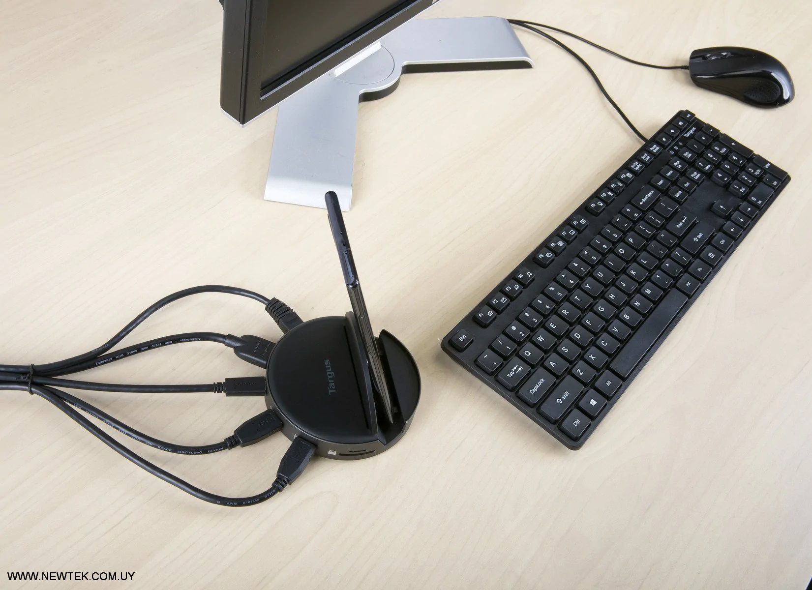 Adaptador Targus AWU420GL Docking Acople USB-C Mobil HUB USB/HDMI/SD/MicroSD/LAN