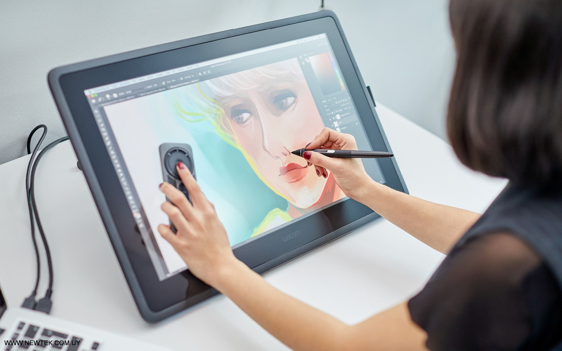 Tableta Digitalizadora Wacom Cintiq 22 DTK-2260 monitor interactivo 22 Pulgadas